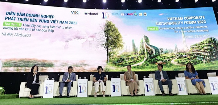 Các đại biểu tham luận tại Diễn đàn VCSF.