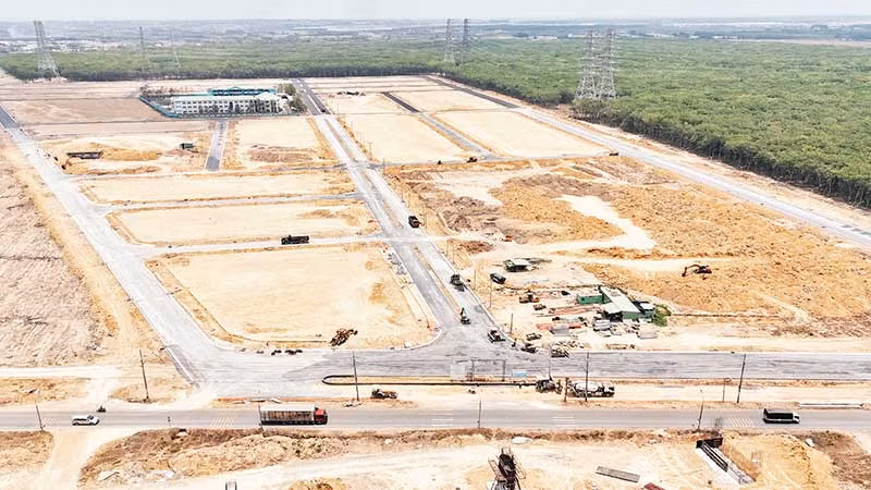 Khu tái định cư Long Đức phục vụ dự án xây dựng đường cao tốc Biên Hòa-Vũng Tàu đang gấp rút hoàn thành.