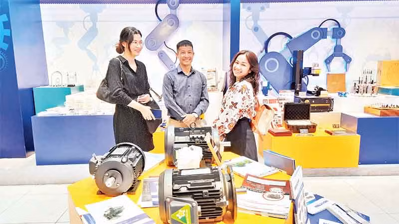 Các doanh nghiệp cơ khí trưng bày sản phẩm tại showroom Trung tâm Xúc tiến thương mại và Đầu tư Thành phố Hồ Chí Minh.