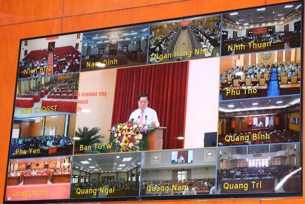 Hội nghị kết nối trực tuyến đến các điểm cầu trên toàn quốc.