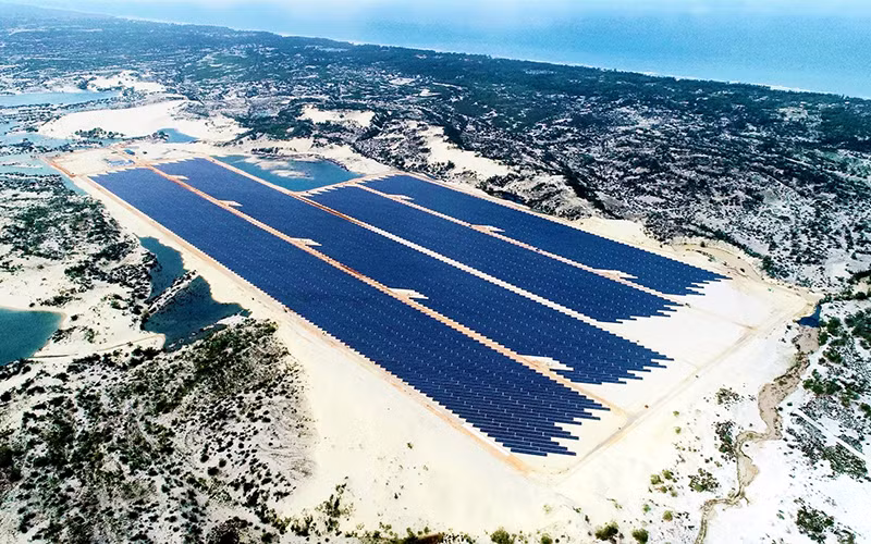 Nhà máy điện mặt trời Dowha ở huyện Lệ Thủy (Quảng Bình).