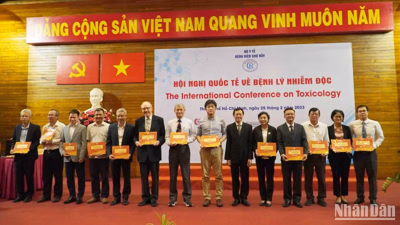 Hội nghị có sự tham gia của các chuyên gia hàng đầu về lĩnh vực chống độc trên thế giới cũng như các trung tâm chống độc trong cả nước. (Ảnh: Thế Anh)