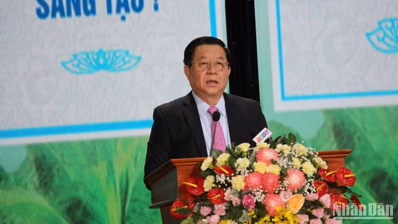 Đồng chí Nguyễn Trọng Nghĩa phát biểu kết luận tại hội thảo.