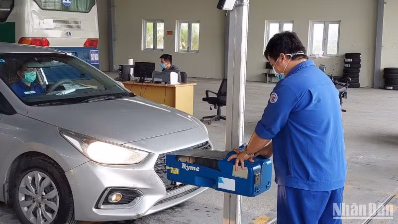 Hoạt động kiểm định tại Trung tâm Đăng kiểm 78.03D, xã An Chấn, huyện Tuy An, tỉnh Phú Yên.