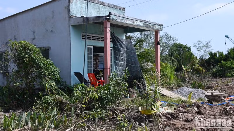 Gói thầu XL-04 phía Tiền Giang chưa bàn giao mặt bằng.