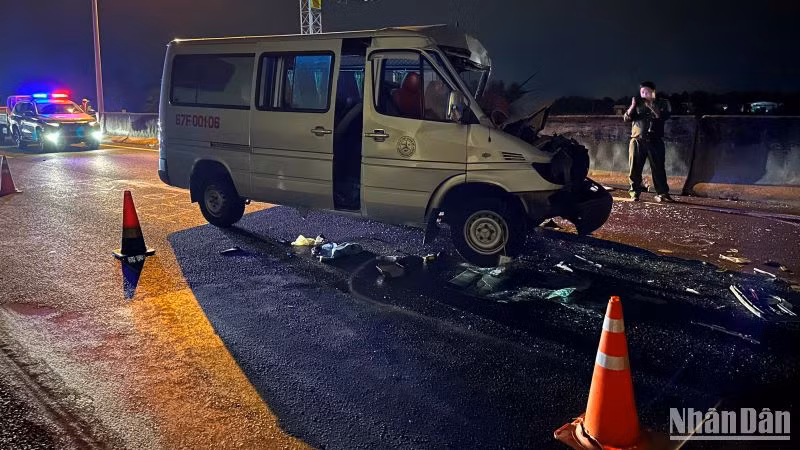 Vụ tai nạn làm 3 người chết, 2 người bị thương.