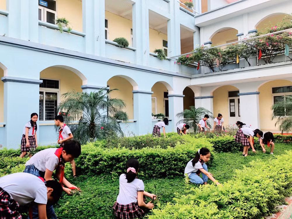 Khuôn viên trường tiểu học Tích Sơn, thành phố Vĩnh Yên.