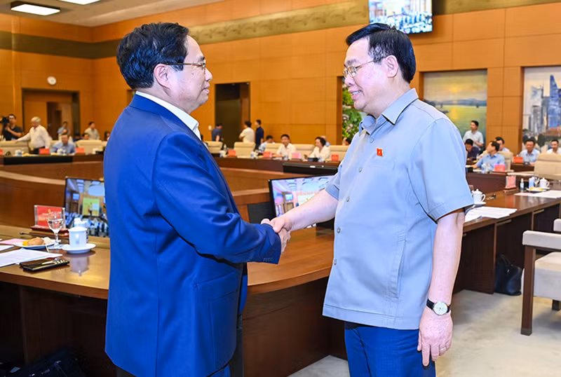 Bí thư Ban cán sự đảng Chính phủ, Thủ tướng Chính phủ Phạm Minh Chính và Bí thư Đảng đoàn Quốc hội, Chủ tịch Quốc hội Vương Đình Huệ tại hội nghị. (Ảnh: DUY LINH)