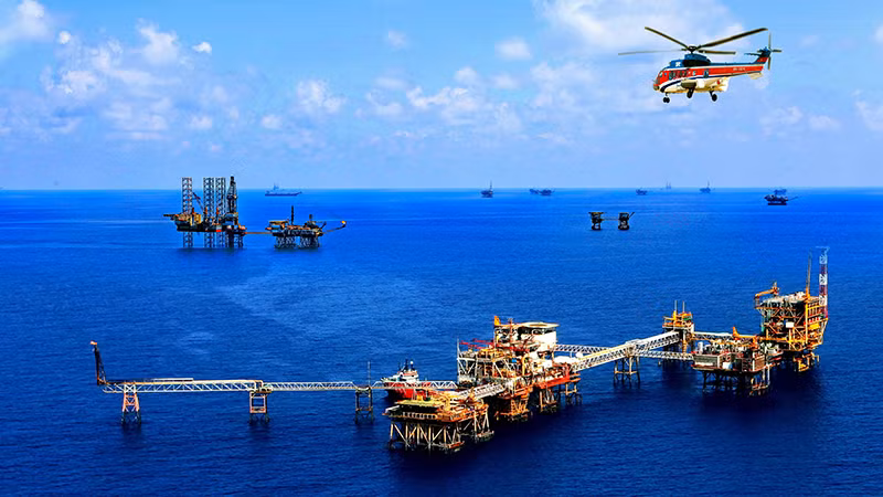 Khai thác dầu tại khu vực mỏ Bạch Hổ. (Ảnh TIẾN DŨNG)