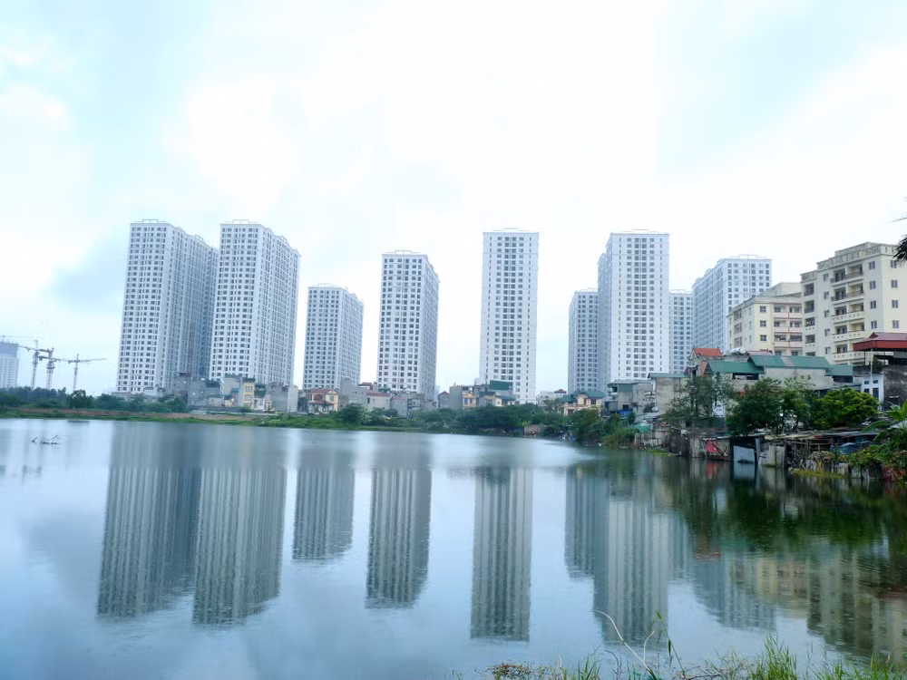 Hà Nội nên ưu tiên thực hiện các biện pháp giảm mật độ dân số trong khu vực nội đô. Ảnh: PHÚ XUYÊN 