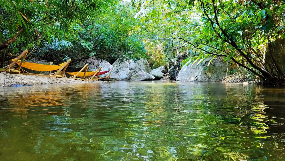Một góc Khu du lịch Làng Nhỏ - hồ Láng Nhớt. 