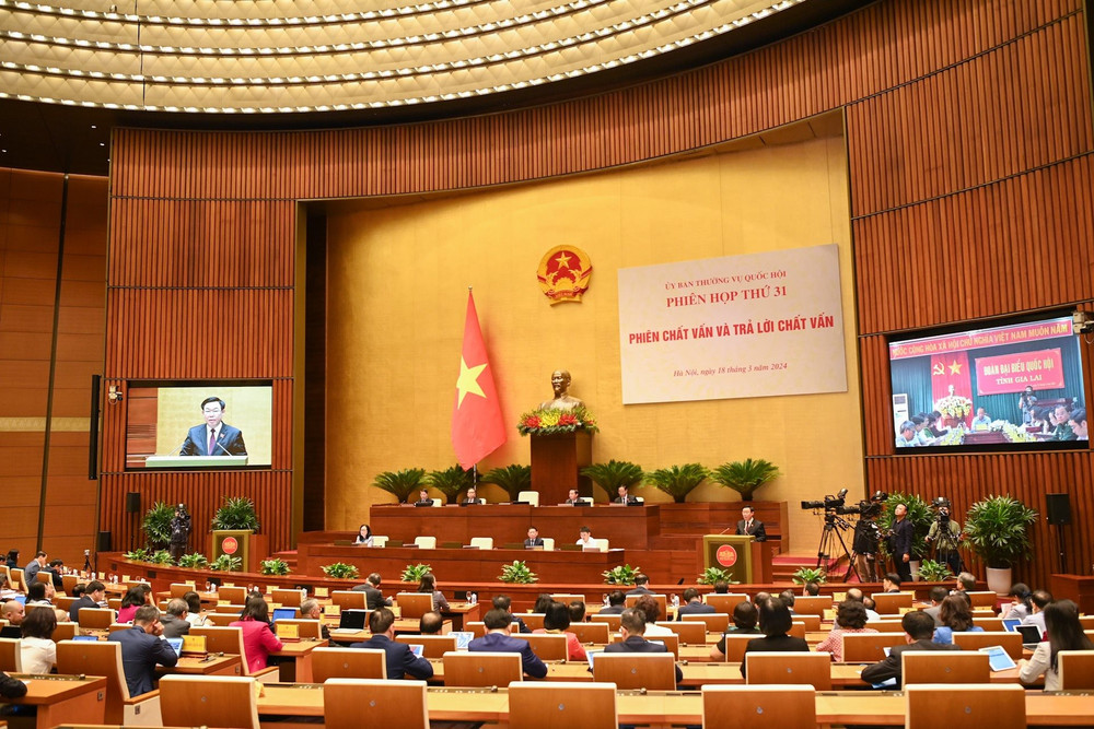 Quang cảnh Phiên chất vấn và trả lời chất vấn của Ủy ban Thường vụ Quốc hội ngày 18/3. Ảnh: DUY LINH