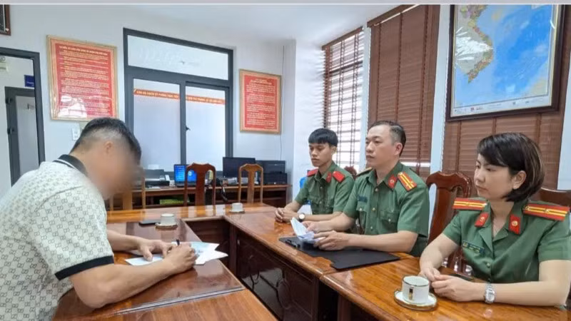 Phòng An ninh Chính trị nội bộ Công an tỉnh Quảng Nam làm việc với ông T.T.N.