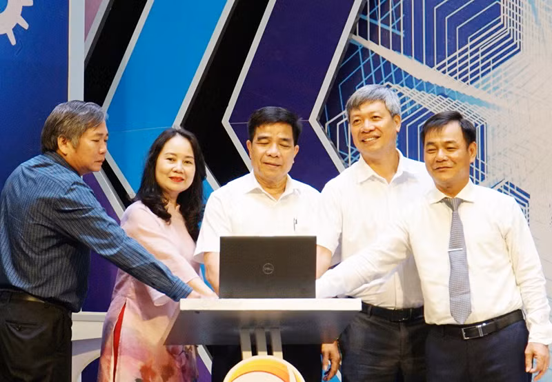 Khai mạc cuộc thi tìm hiểu cải cách hành chính và chuyển đổi số tỉnh Quảng Nam năm 2023.