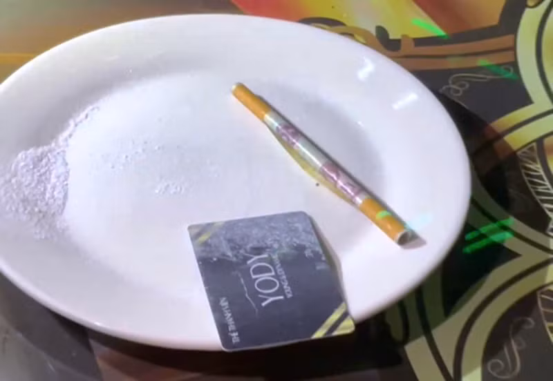 Tang vật thu giữ tại phòng số 7, quán karaoke Paris.