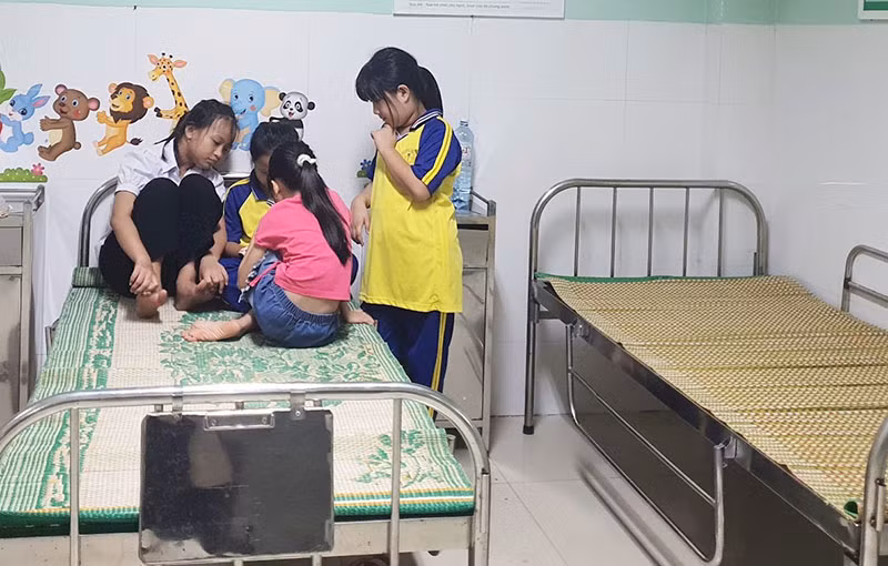 Sức khỏe tất cả học sinh đã ổn định và có 14 học sinh được xuất viện.