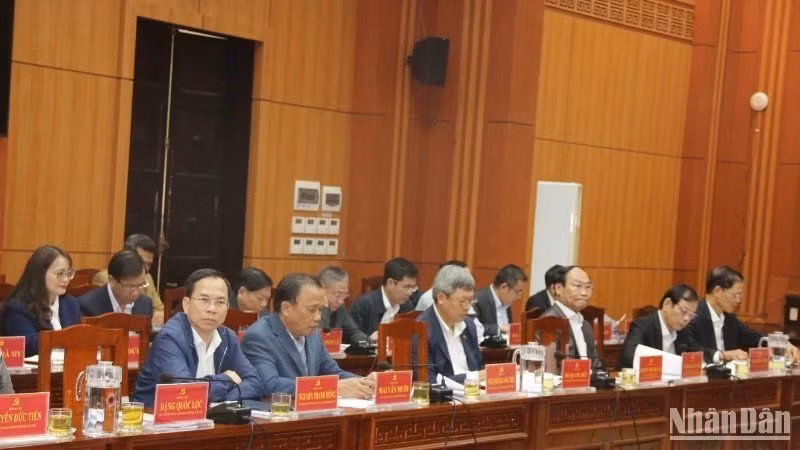 Các đại biểu tham dự hội thảo.