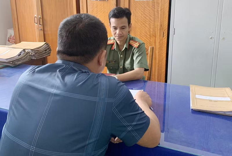 Công an huyện Bắc Trà My làm việc với ông P.T.T.