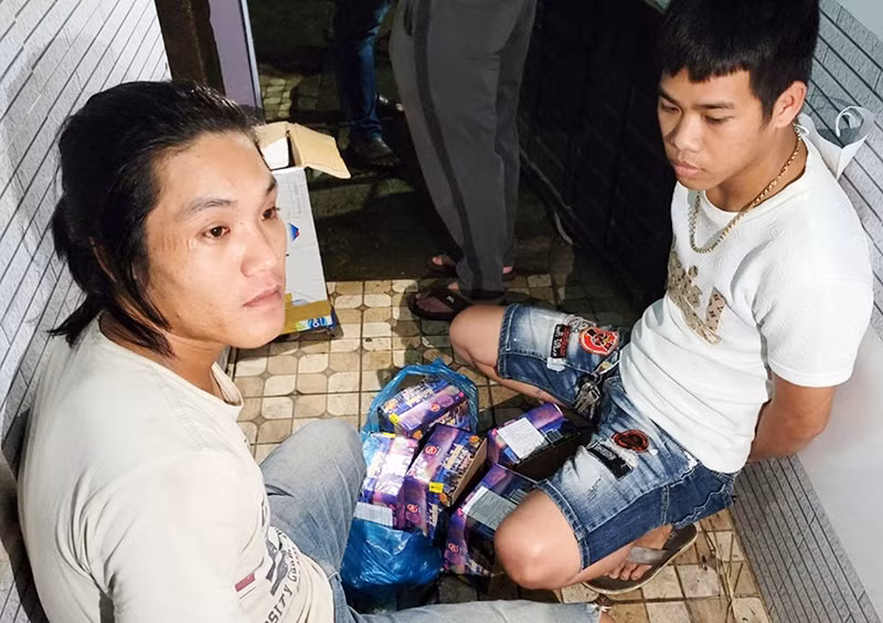 Hai đối tượng cùng tang vật