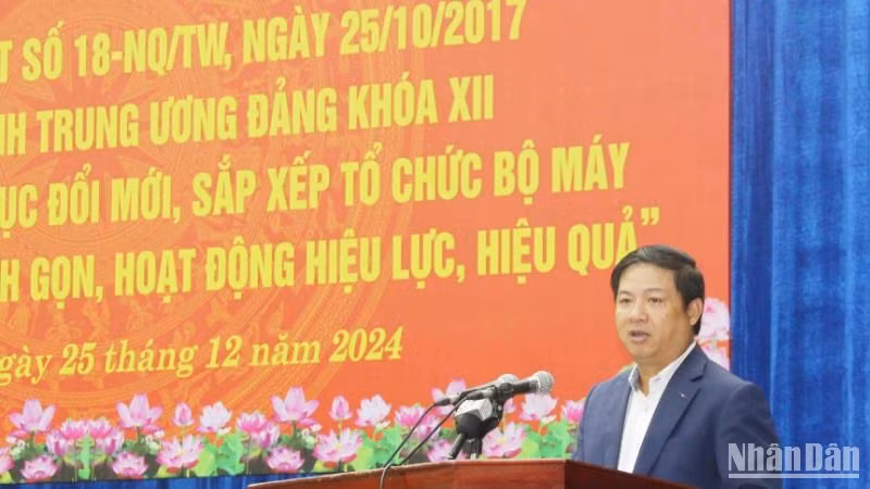 Đồng chí Lương Nguyễn Minh Triết, Ủy viên dự khuyết Trung ương Đảng, Bí thư Tỉnh ủy phát biểu chỉ đạo tại hội nghị.