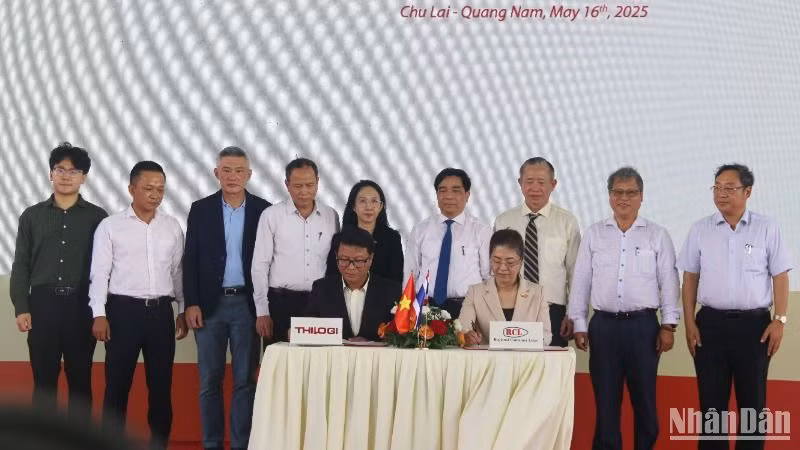 Ký kết hợp tác giữa hãng tàu Regional Container Lines (RCL) với cảng quốc tế Chu Lai.