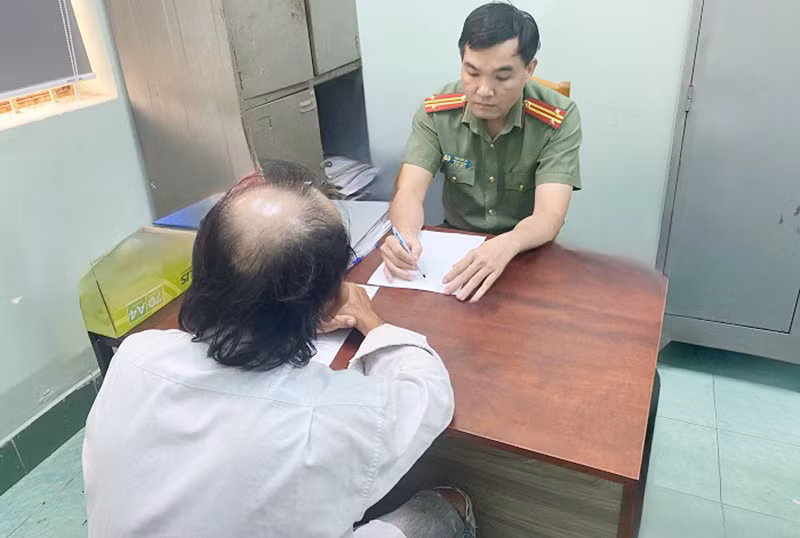 Qua làm việc, ông L.N.C. đã thừa nhận hành vi vi phạm pháp luật và chủ động gỡ bỏ bài viết.