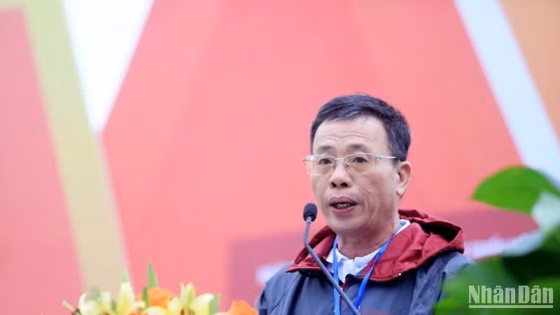 Tổng Biên tập Báo Quảng Nam Lê Văn Nhi, Trưởng Ban tổ chức giải phát biểu tại lễ khai mạc.