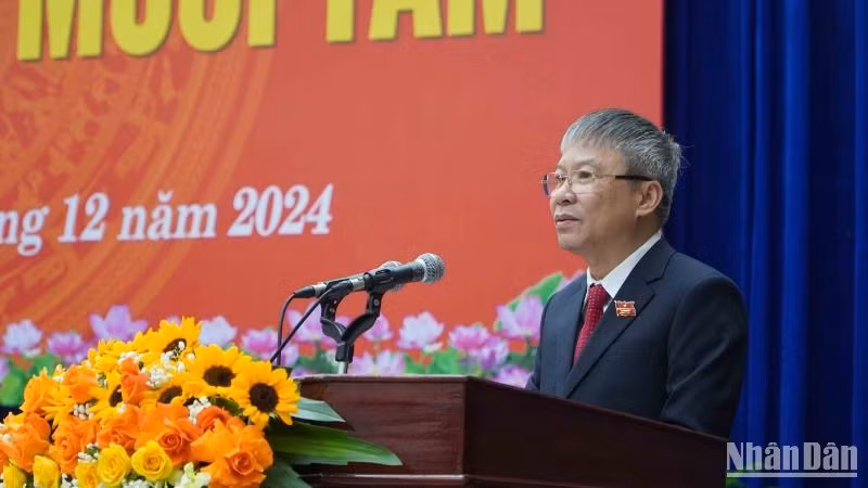 Phó Bí thư Thường trực Tỉnh ủy, Chủ tịch Hội đồng nhân dân tỉnh Nguyễn Đức Dũng phát biểu khai mạc kỳ họp.