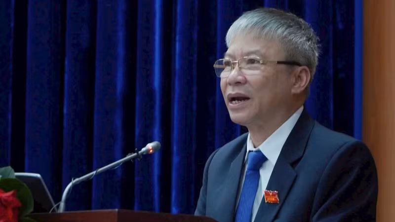 Đồng chí Nguyễn Đức Dũng, Phó Bí thư Thường trực Tỉnh ủy, Chủ tịch Hội đồng nhân dân tỉnh Quảng Nam phát biểu tại kỳ họp.