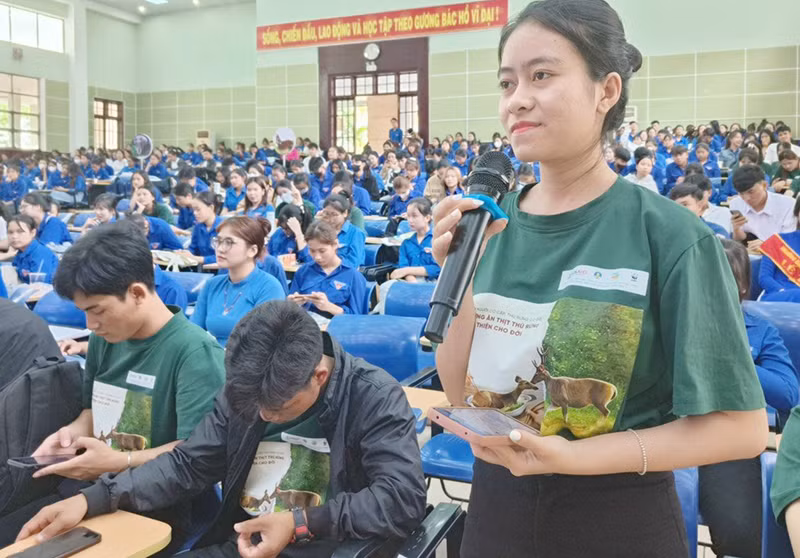 Sinh viên Trường Đại học Quảng Nam hưởng ứng chủ trương giảm nhu cầu và tiến đến chấm dứt hành vi tiêu thụ thịt động vật hoang dã trong giới trẻ.