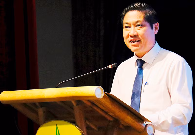 Phó Chủ tịch Thường trực Ủy ban nhân dân tỉnh Phan Thái Bình phát biểu tại hội thảo.