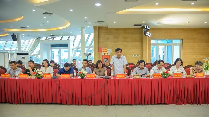 Đồng chí Phạm Ngọc Hân, Tổng Biên tập Báo Điện Biên Phủ, Chủ tịch Hội Nhà báo Việt Nam tỉnh Điện Biên phát biểu tại buổi gặp mặt. (Ảnh: MAI GIÁP)