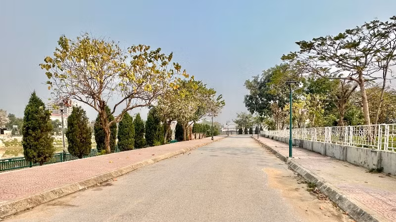 Tuyến đường được lựa chọn gắn biển, đặt tên Raymonde hiện đã được đầu tư đồng bộ, hiện đại.