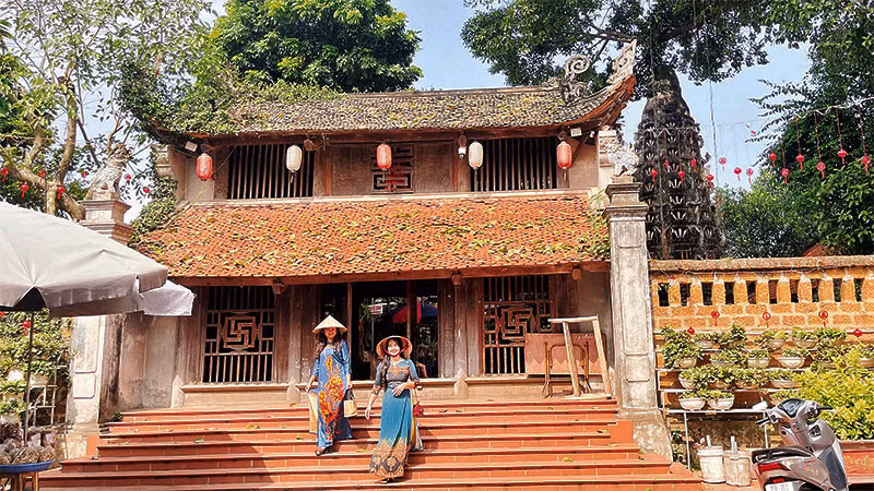 Vẻ đẹp bình yên của chùa Mía.