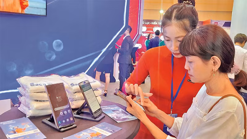 Trưng bày các giải pháp chuyển đổi số tại Tuần lễ Chuyển đổi số Thành phố Hồ Chí Minh năm 2023.