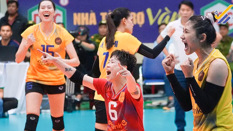 Niềm vui chiến thắng của các nữ cầu thủ đội bóng chuyền Ninh Bình LPBank. (Ảnh Bóng chuyền Việt Nam)