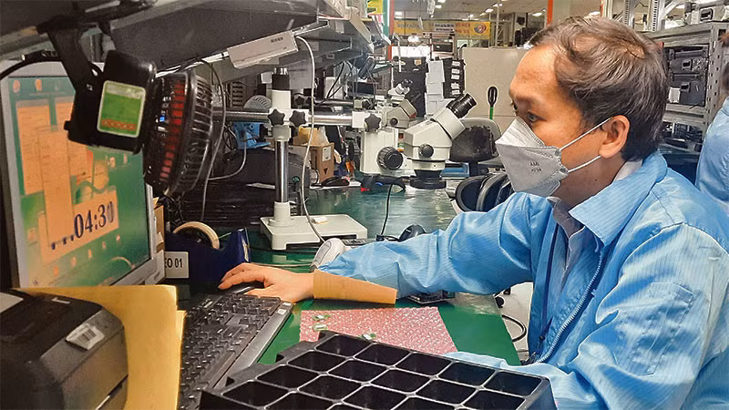 Hoạt động sản xuất của Công ty TNHH Datalogic Việt Nam, Khu công nghệ cao Thành phố Hồ Chí Minh. 