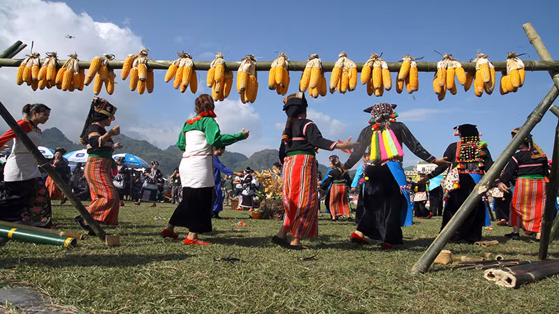 Trích đoạn phần hội trong “Tết Ngô” của người Cống ở Lai Châu.