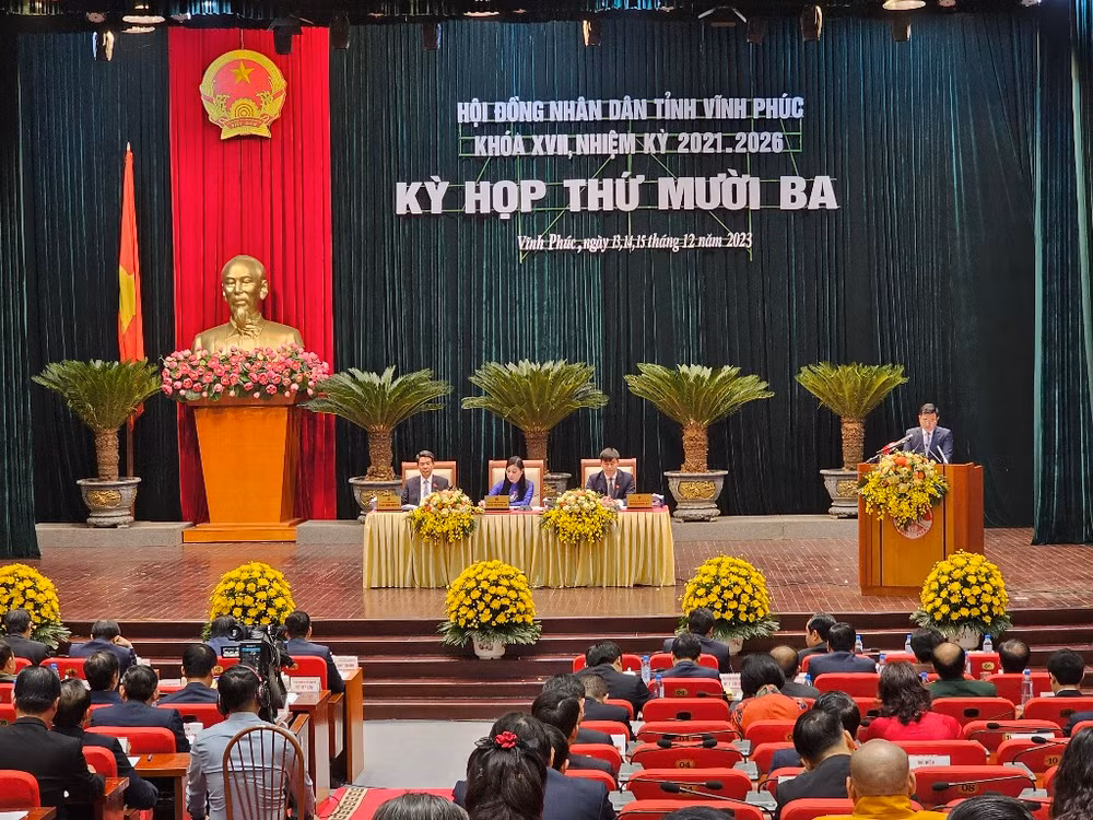 Toàn cảnh kỳ họp Hội đồng nhân dân tỉnh.