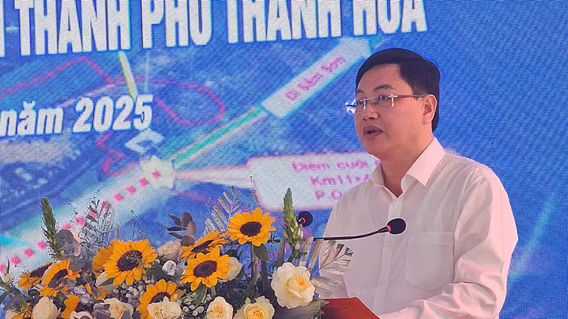 Phó Chủ tịch Ủy ban nhân dân tỉnh Thanh Hóa phát biểu tại buổi lễ.