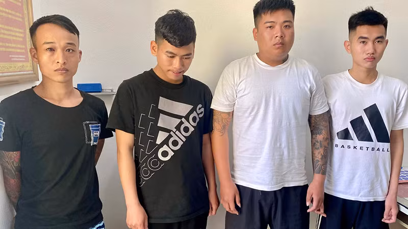 Bốn đối tượng bị Công an bắt giữ.