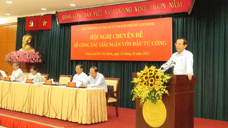 Đồng chí Nguyễn Văn Nên phát biểu kết luận, chỉ đạo hội nghị.