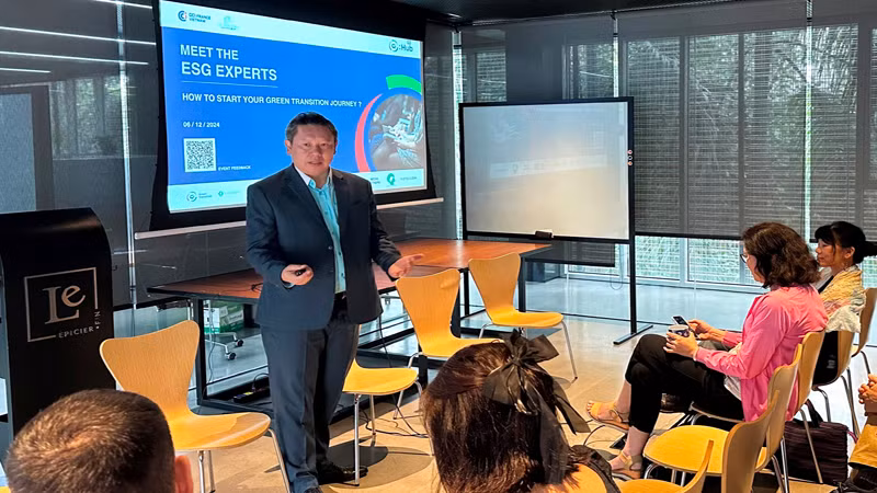 Ông Nguyễn Công Minh Bảo, đồng sáng lập và Giám đốc điều hành Green Transition giới thiệu những giải pháp về ESG, chuyển đổi xanh.