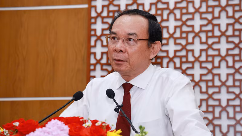 Đồng chí Nguyễn Văn Nên, Ủy viên Bộ Chính trị, Bí thư Thành ủy Thành phố Hồ Chí Minh, phát biểu chỉ đạo, giao nhiệm vụ.
