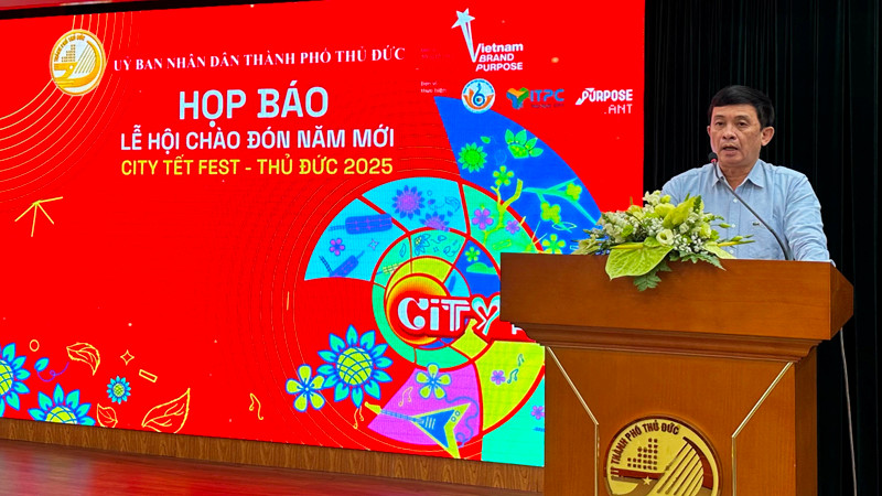 Phó Chủ tịch Ủy ban nhân dân thành phố Thủ Đức Nguyễn Kỳ Phùng giới thiệu những nội dung cơ bản của City Tết Fest Thủ Đức 2025.