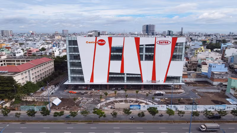Trung tâm thương mại SATRA Võ Văn Kiệt (số 1466 Võ Văn Kiệt, phường 3, quận 6, Thành phố Hồ Chí Minh) sắp đưa vào hoạt động trong tháng 12/2024.