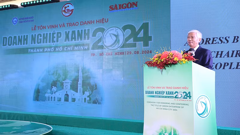 Phó Chủ tịch Ủy ban nhân dân Thành phố Hồ Chí Minh Võ Văn Hoan phát biểu tại buổi lễ.