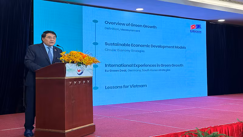 Ông Jean-Jacques Bouflet, Phó Chủ tịch Hiệp hội Doanh nghiệp châu Âu tại Việt Nam (EuroCham) phát biểu tại diễn đàn.