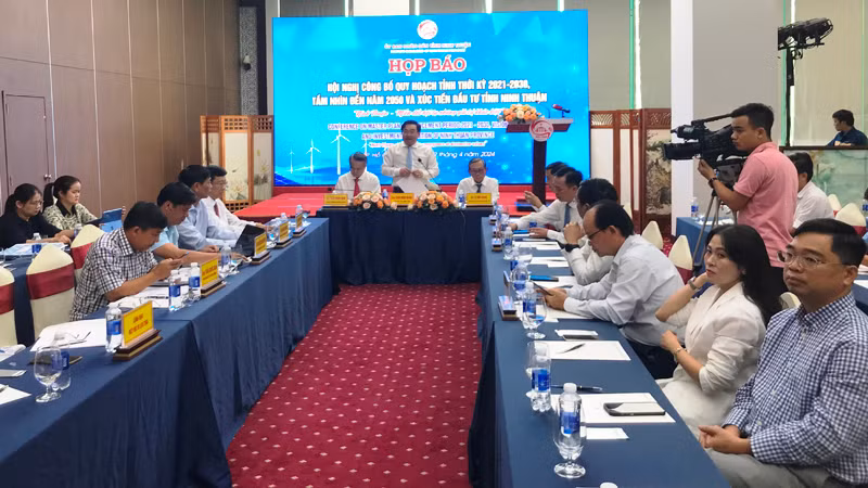 Quang cảnh buổi họp báo