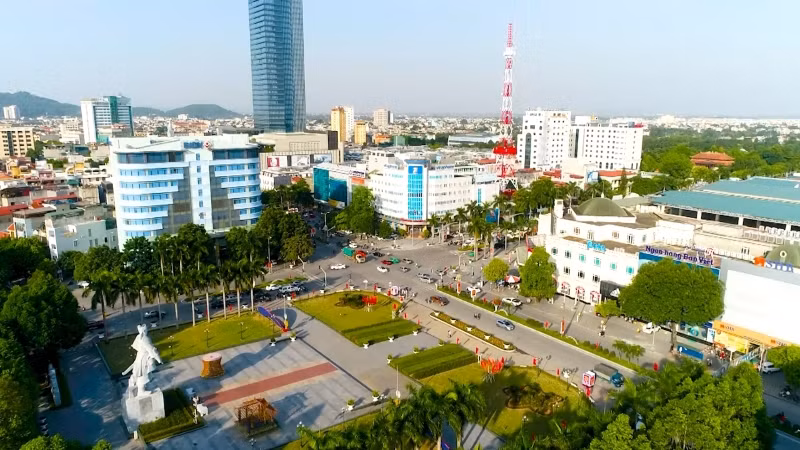 Tượng đài Lê Lợi tại trung tâm thành phố Thanh Hóa.